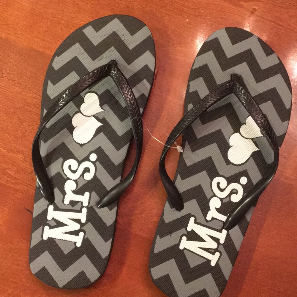 Mrs. flip flops/ Brand new/ Never worn